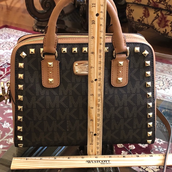 Authentic Michael Kors studded handbag&wallet set - Picture 7 of 8